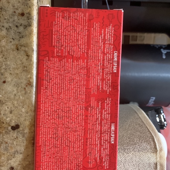 NIB Friends lip balm set vanilla cappuccino cup and caramel coffee cup latte - Picture 2 of 4